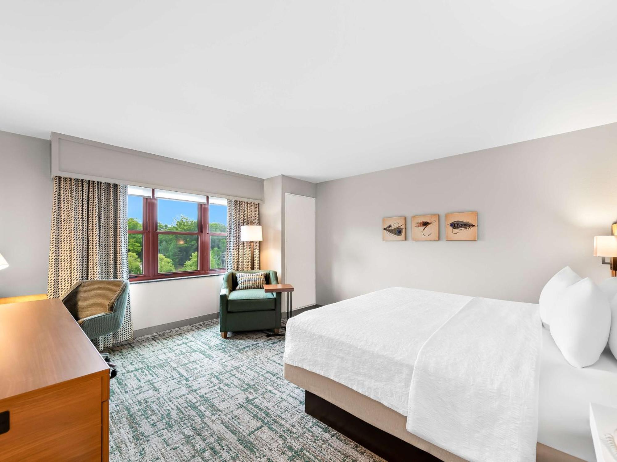 Hampton Inn & Suites לייק פלאסיד מראה חיצוני תמונה
