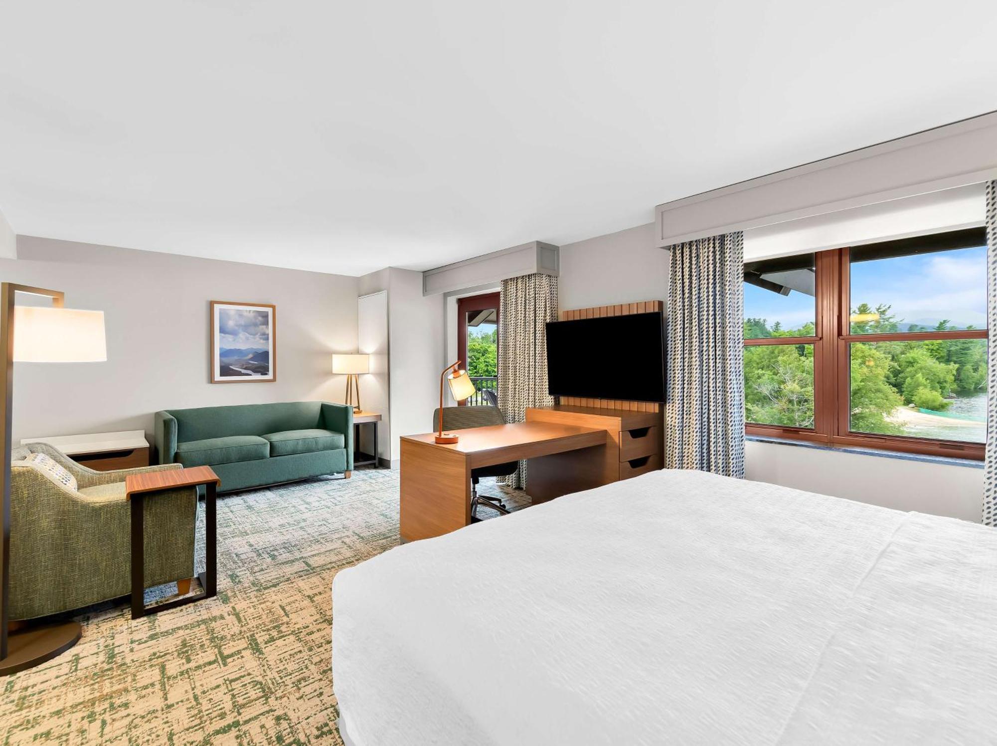 Hampton Inn & Suites לייק פלאסיד מראה חיצוני תמונה