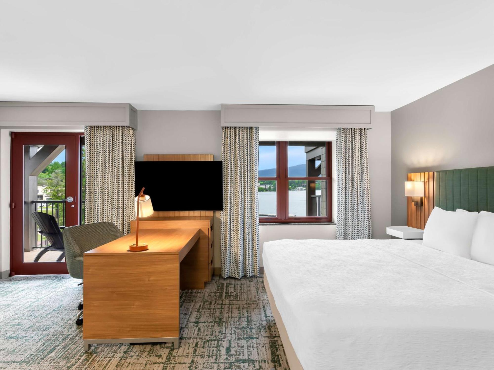 Hampton Inn & Suites לייק פלאסיד מראה חיצוני תמונה