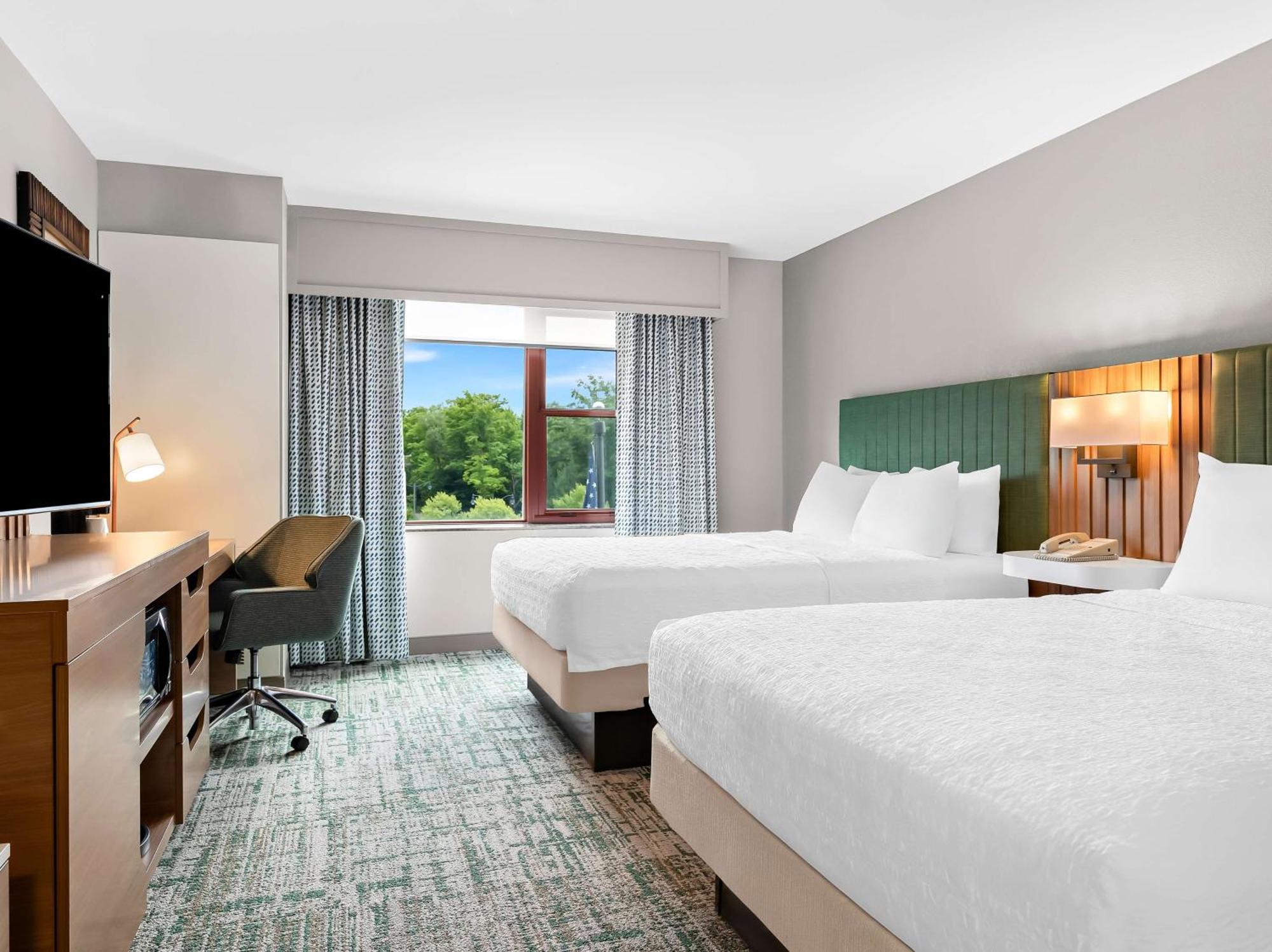 Hampton Inn & Suites לייק פלאסיד מראה חיצוני תמונה