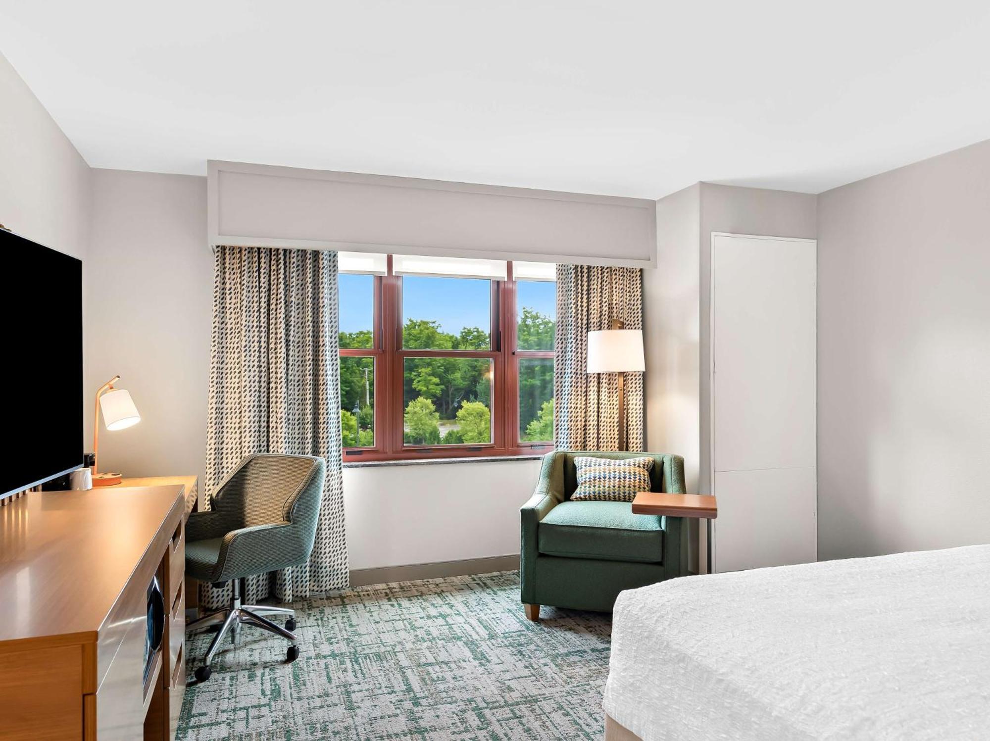 Hampton Inn & Suites לייק פלאסיד מראה חיצוני תמונה