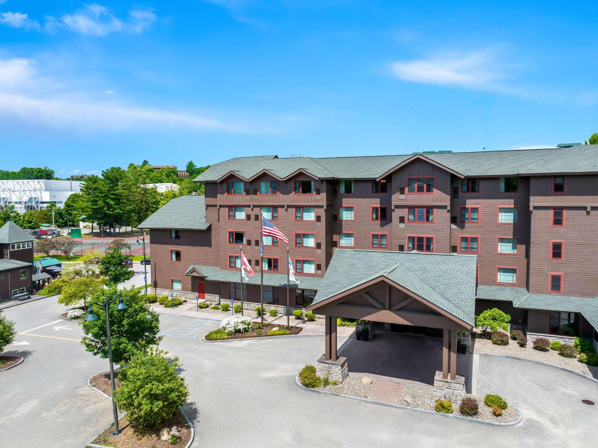 Hampton Inn & Suites לייק פלאסיד מראה חיצוני תמונה