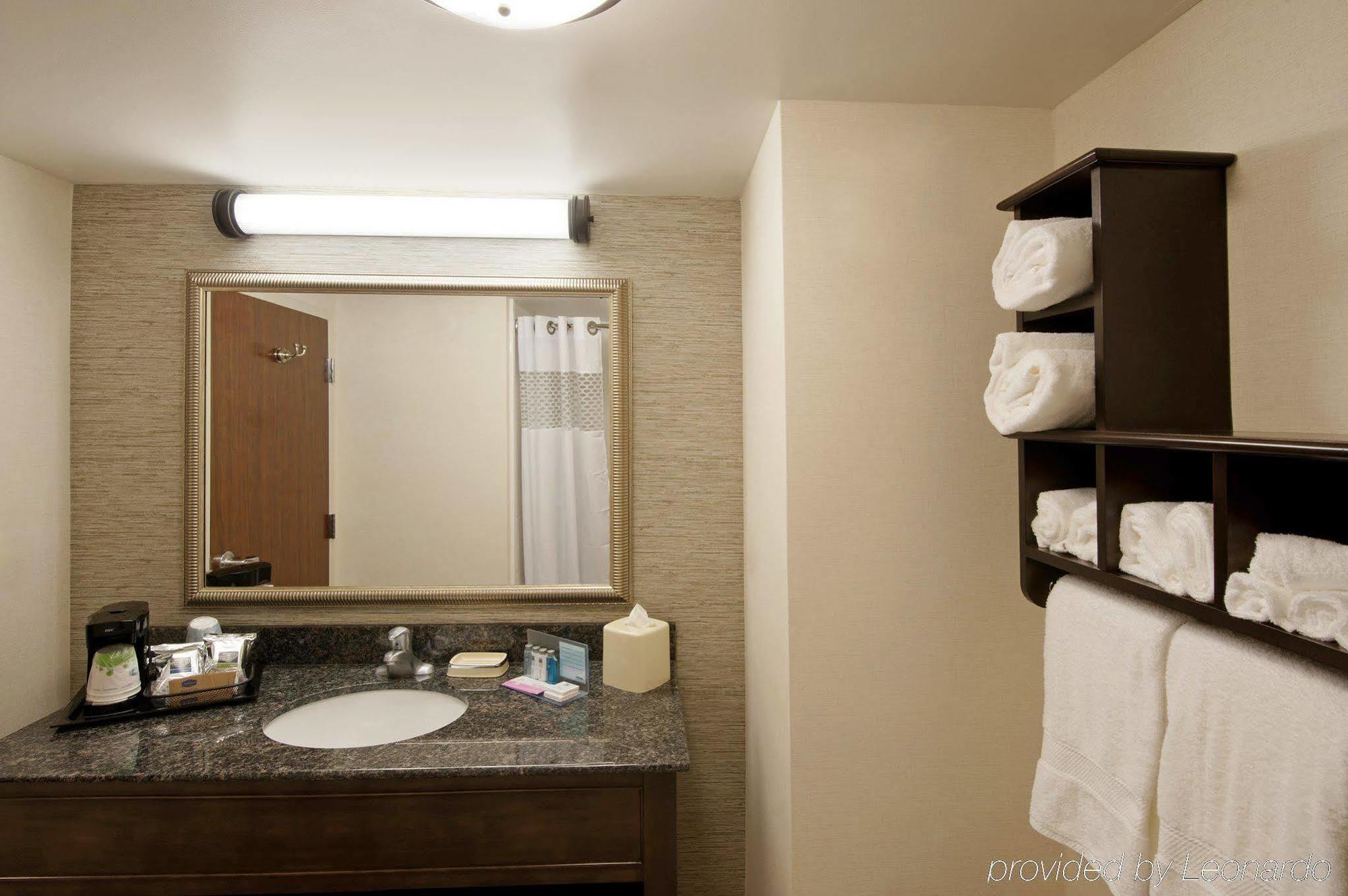 Hampton Inn & Suites לייק פלאסיד מראה חיצוני תמונה