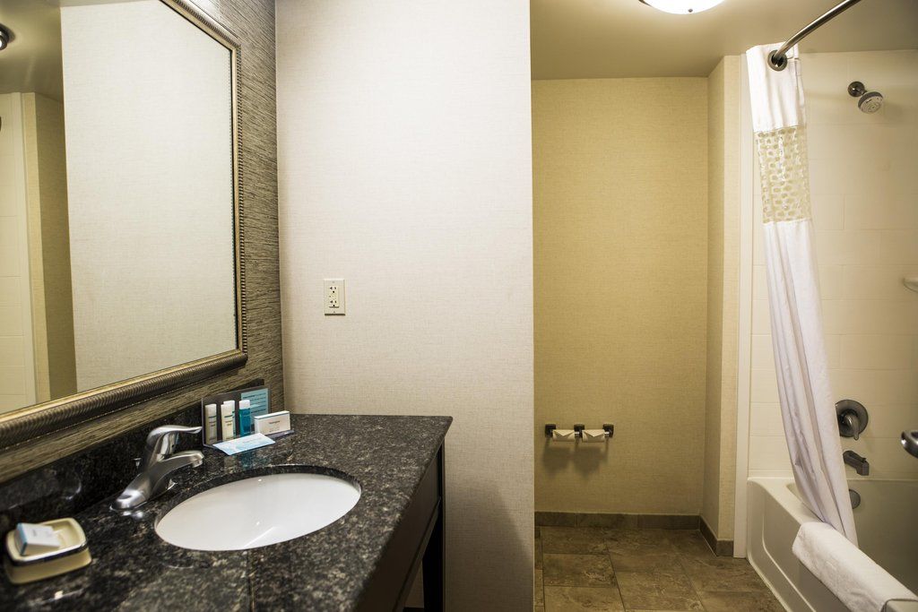 Hampton Inn & Suites לייק פלאסיד מראה חיצוני תמונה